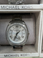 Load image into Gallery viewer, Michael Kors Quartz Watch
